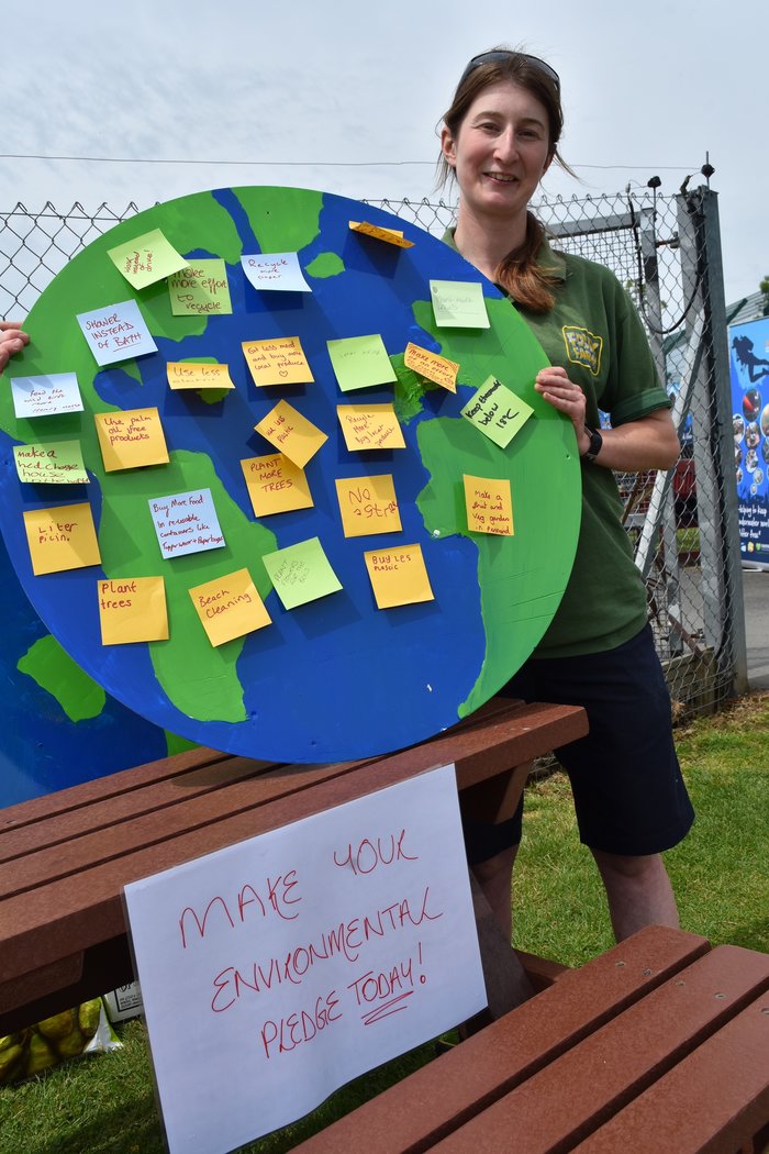 Keeper with environmental pledge board